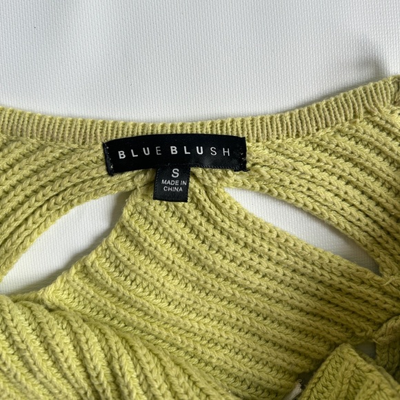 Green crochet style top - Picture 3 of 3